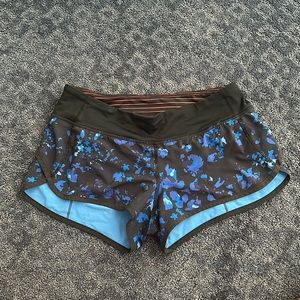 Lululemon Vintage Speed-Up low rise lined short 2.5